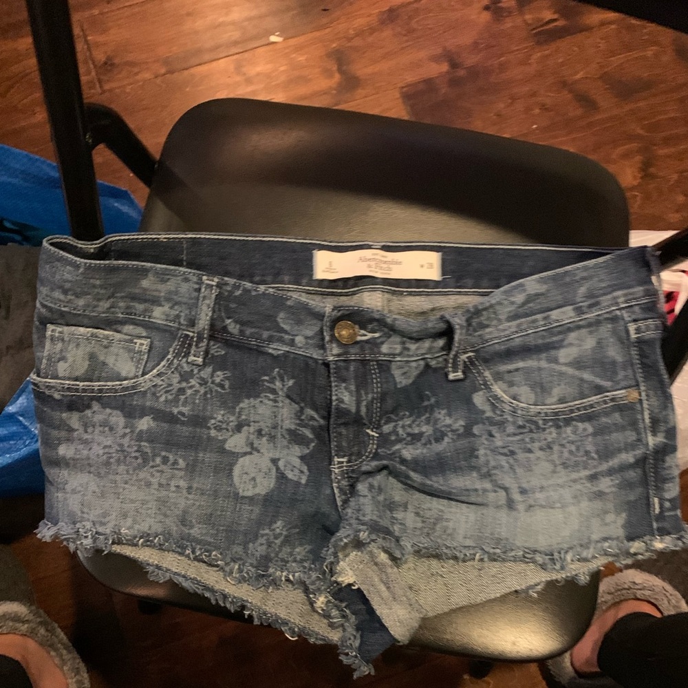 Abercrombie Jean shorts with floral pattern